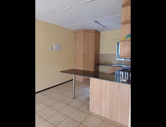 2 BEDROOM PROPERTY TO RENT IN SONNEVELD